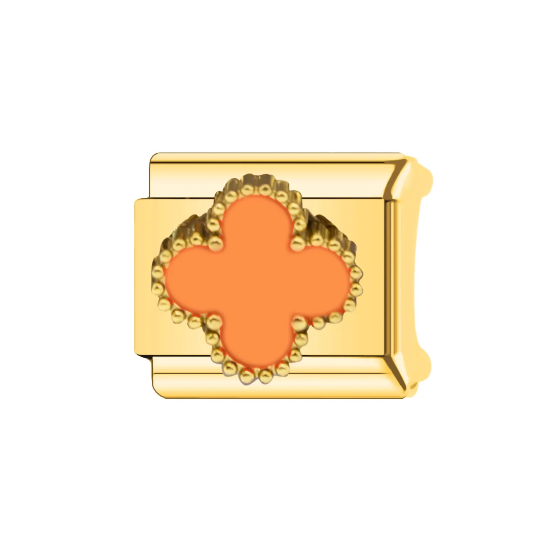 IB Charm Trebol Oro
