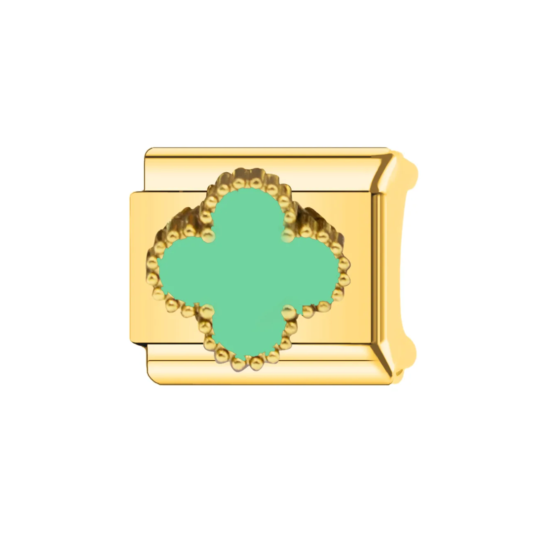 IB Charm Trebol Oro