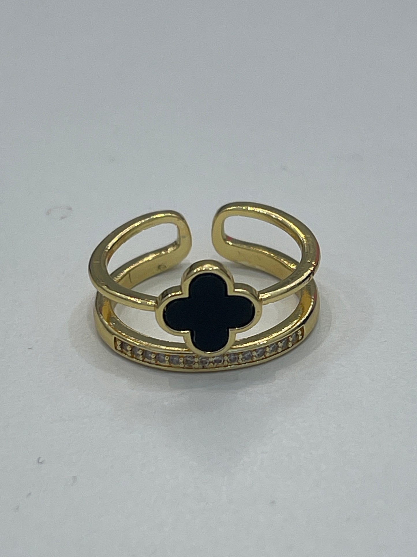 Anillo trébol doble