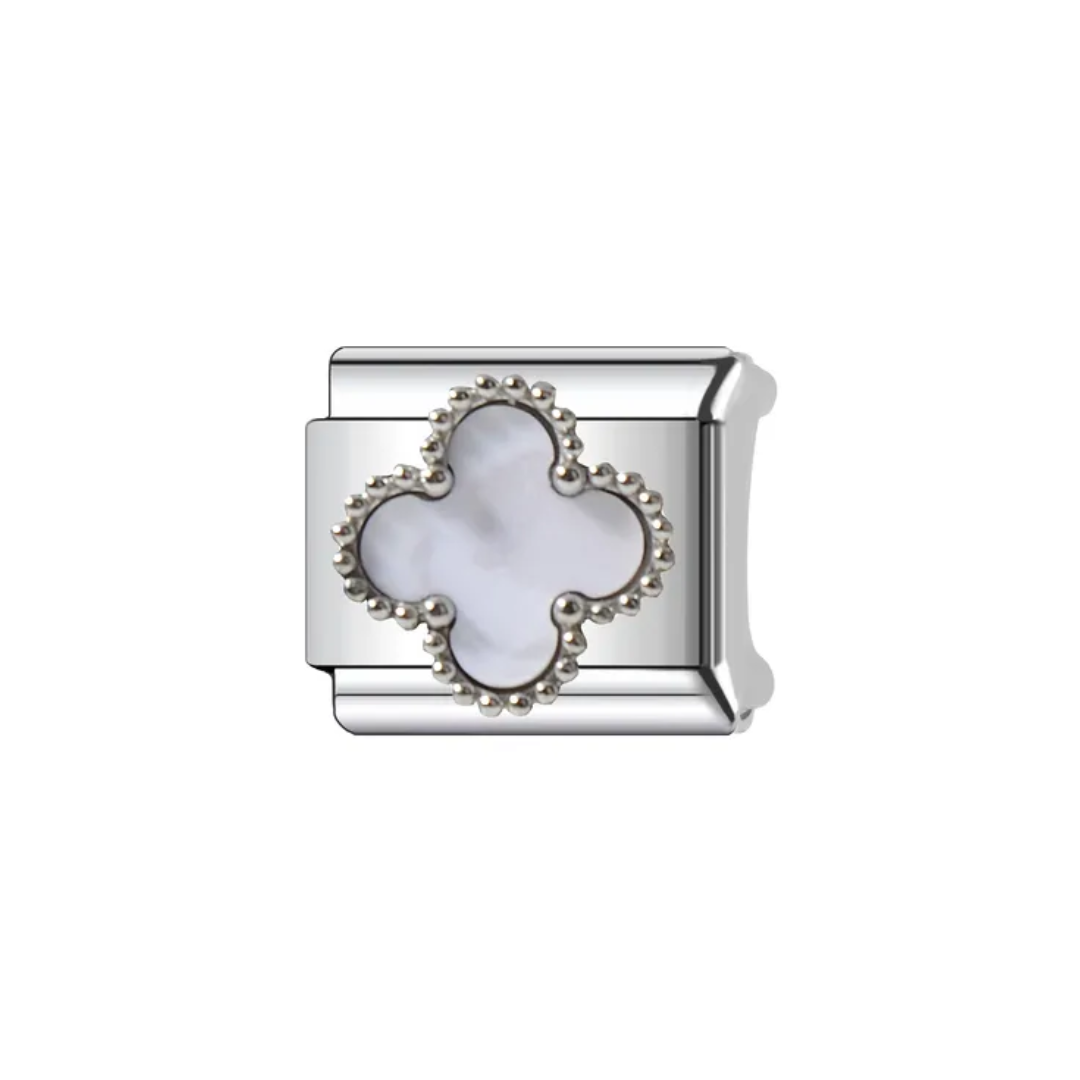 IB Charm Trebol Plata