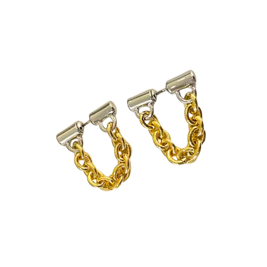 Aretes Chained