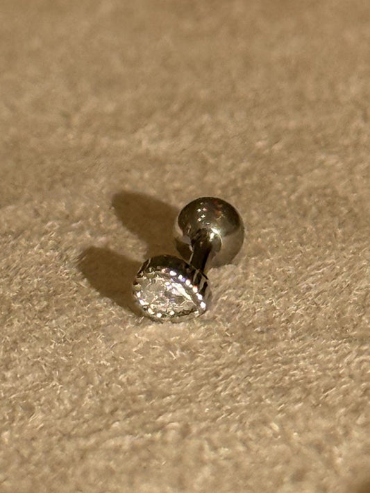 Piercing Zircon Pera