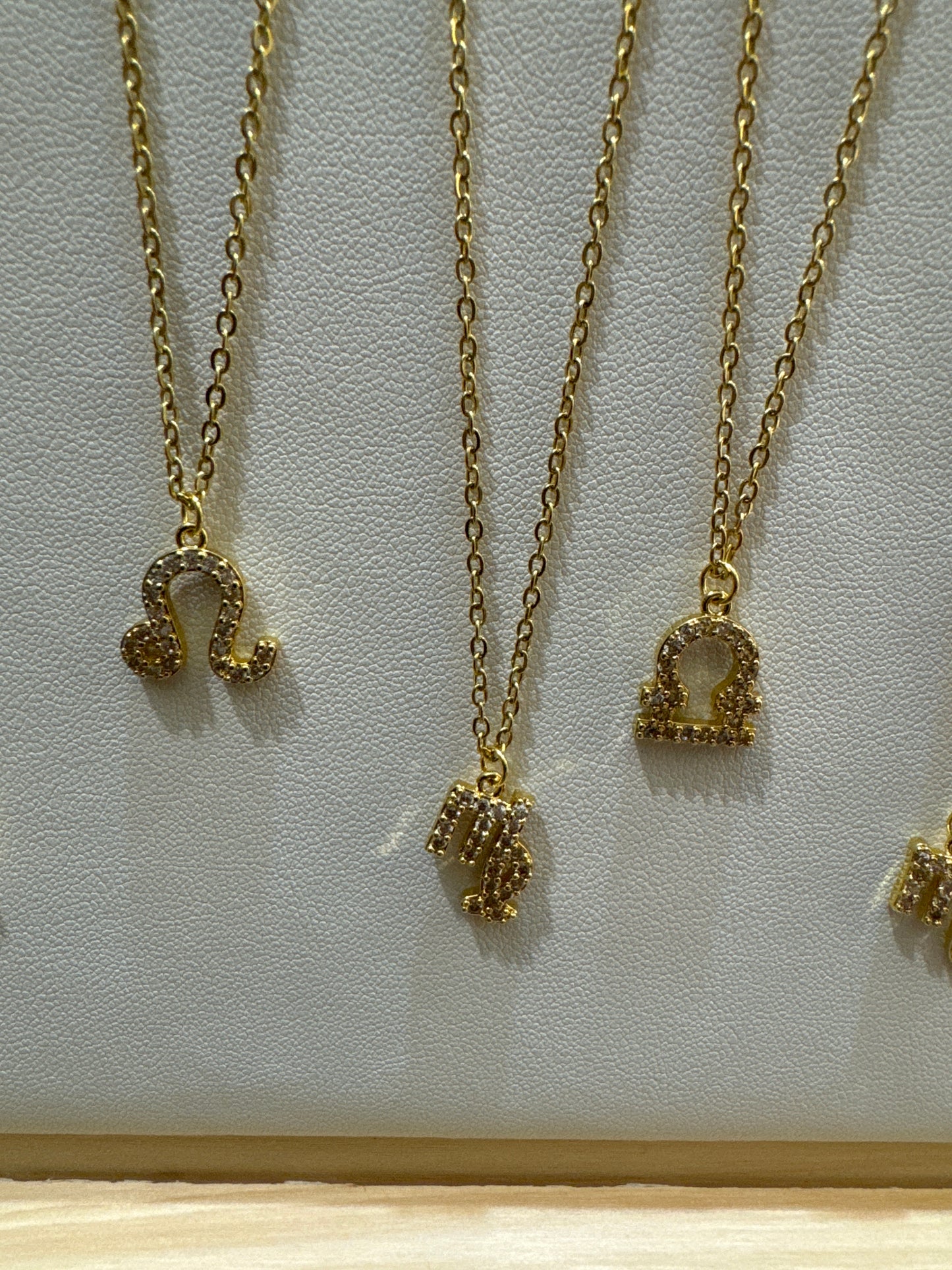 Collar Star Sign