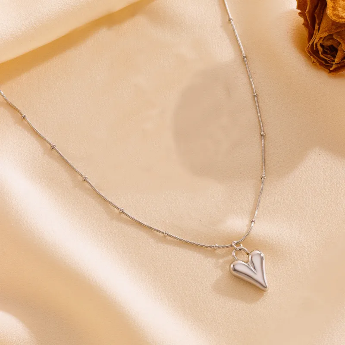 Collar Arrow Heart