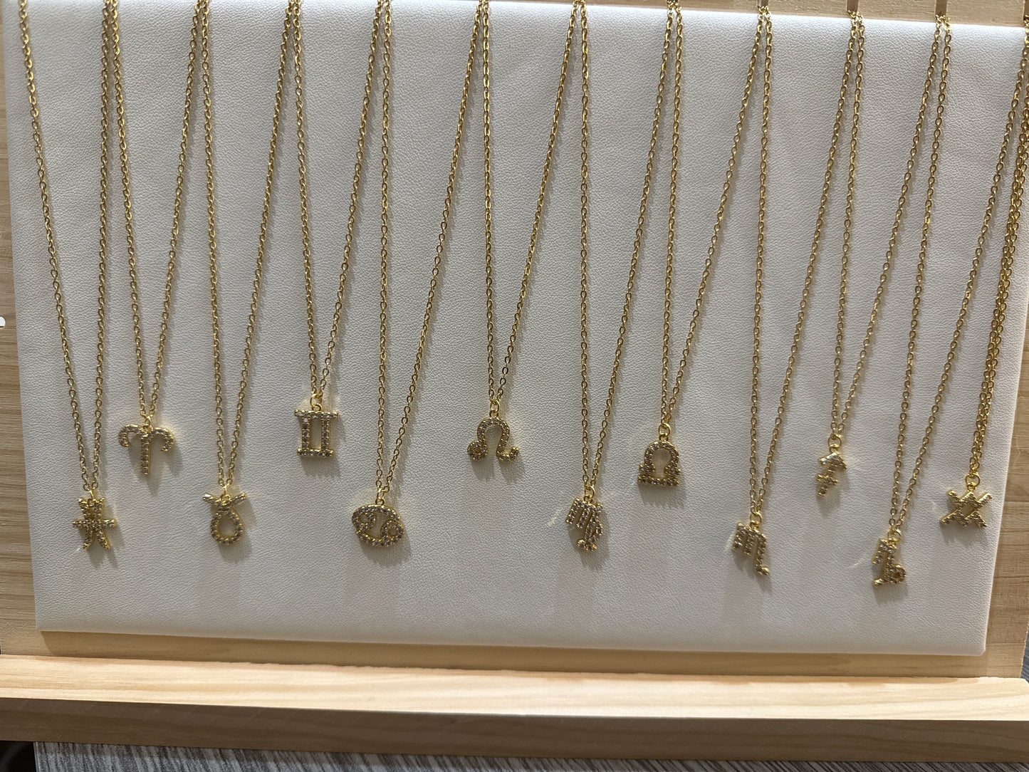 Collar Star Sign