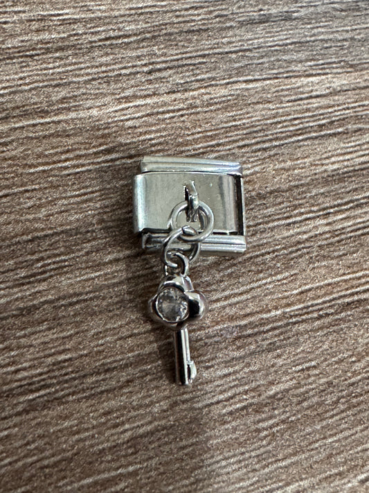 IBC Charm Llave